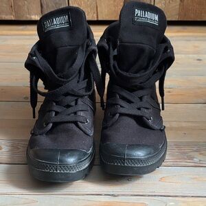 Palladium Baggy size US 8